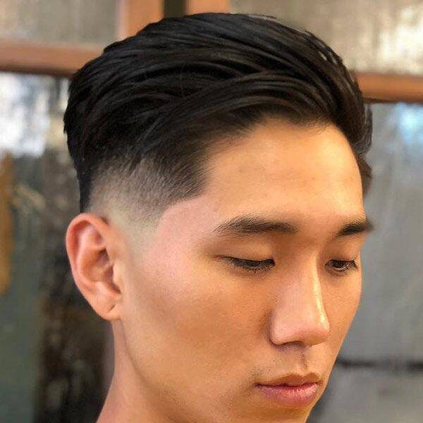 gaya rambut pria korea style Slightly Disheveled Quiffed Korean Hairstyle