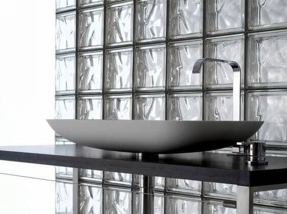 desain glass block kamar mandi minimalis